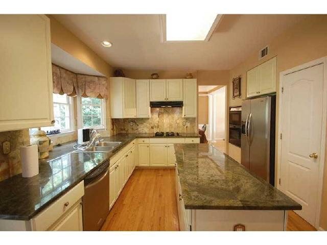 7165 Devonhall Way, Duluth, GA 30097 photo 4