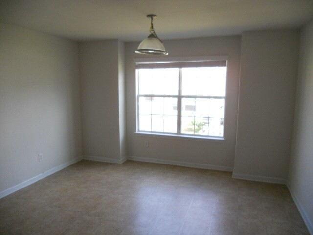 455 Lakeridge Ct, Covington, GA 30016 photo 8