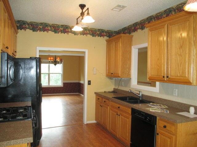 219 Hampton Shores Dr, Hampton, GA 30228 photo 2