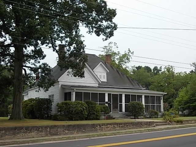 213 E Broad St, Winder, GA 30680 photo 1
