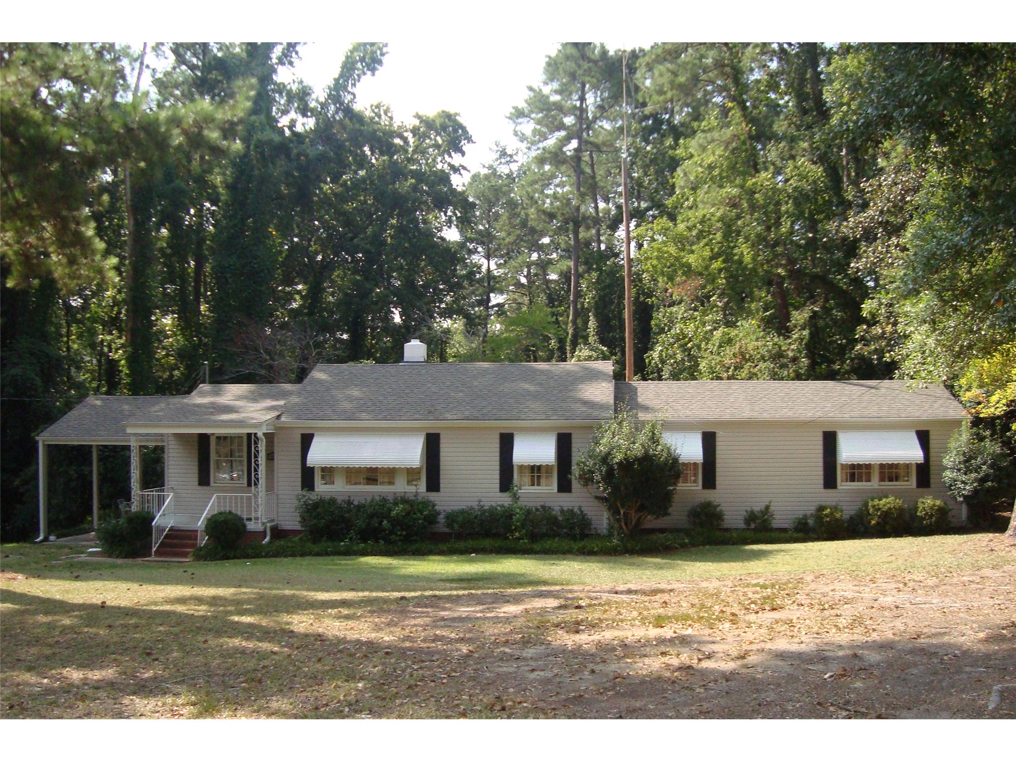 452 Gordon Cir, Lagrange, GA 30240 photo 2