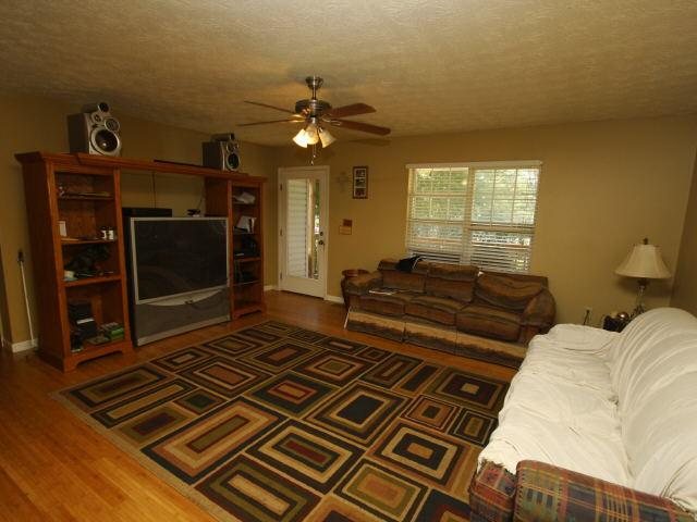106 Louise Dr, Commerce, GA 30529 photo 6