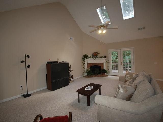 250 Deville Cir, Suwanee, GA 30024 photo 4
