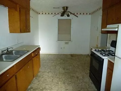 1410 N Cherry Dr, Lanett, AL 36863 photo 2
