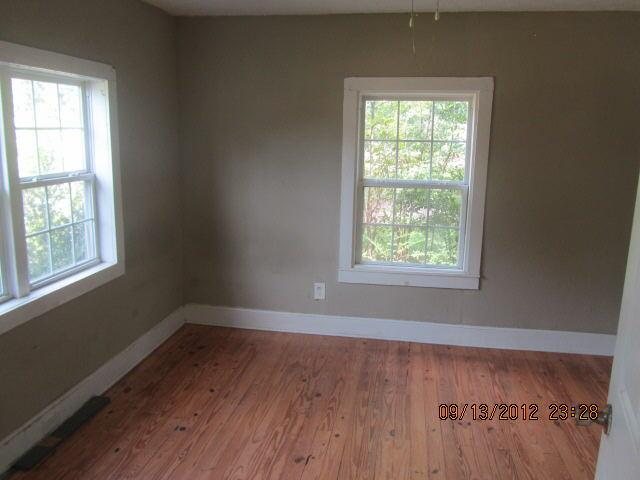 139 Johnson St, Barnesville, GA 30204 photo 4