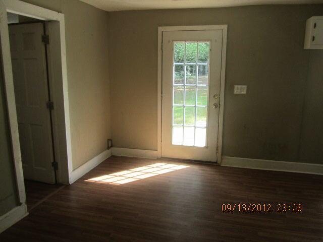 139 Johnson St, Barnesville, GA 30204 photo 3