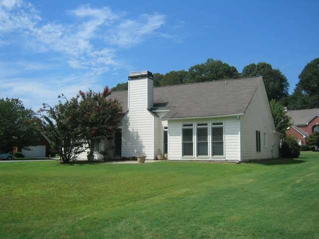 100 Treadstone Overlook, Suwanee, GA 30024 photo 2