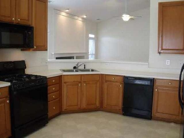 100 Treadstone Overlook, Suwanee, GA 30024 photo 4