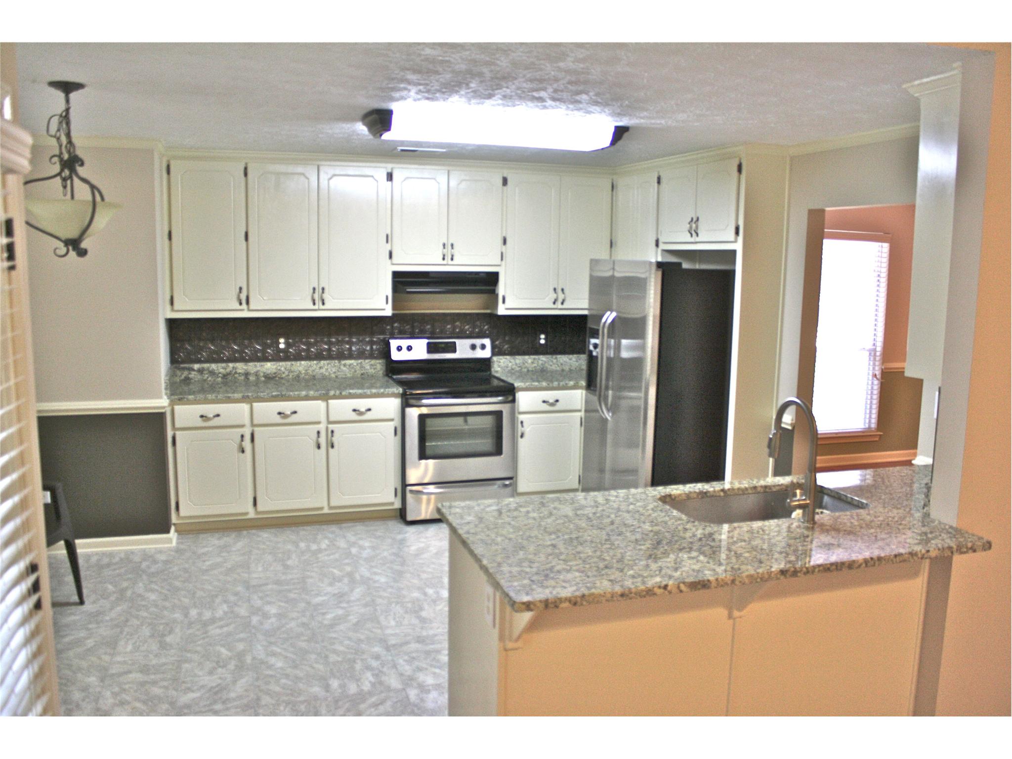 146 River Trace Ct, Mcdonough, GA 30253 photo 2