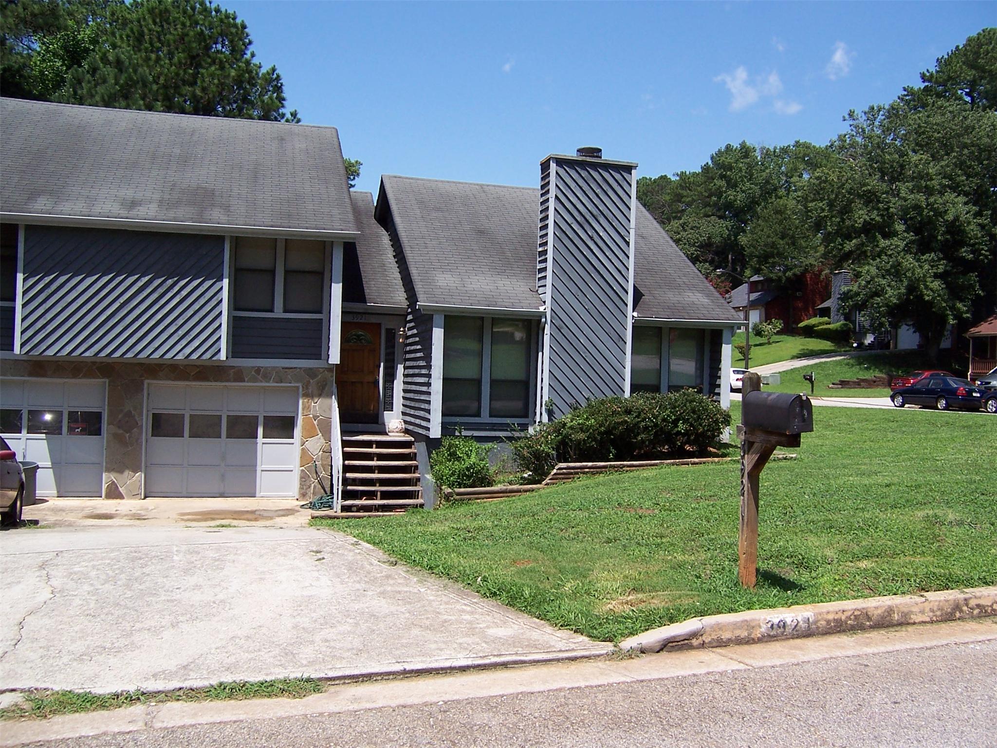 3921 Springleaf Dr, Stone Mountain, GA 30083 photo 1