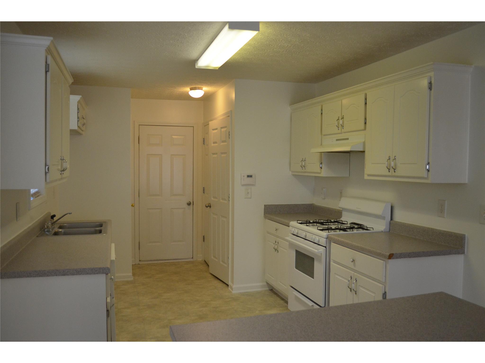 2240 Sugarleaf Trl, Hampton, GA 30228 photo 3