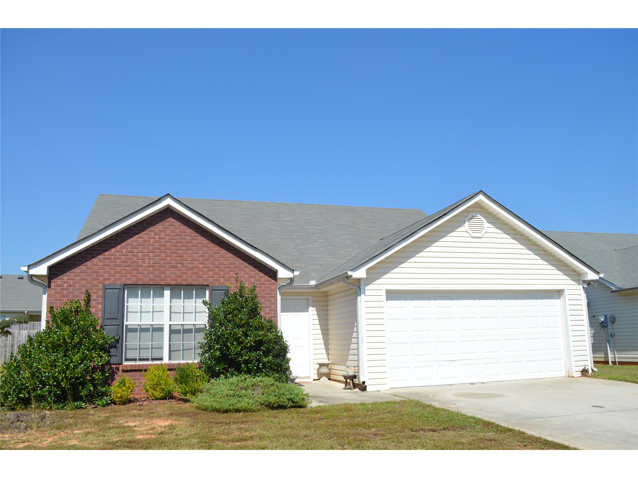 2240 Sugarleaf Trl, Hampton, GA 30228 photo 1