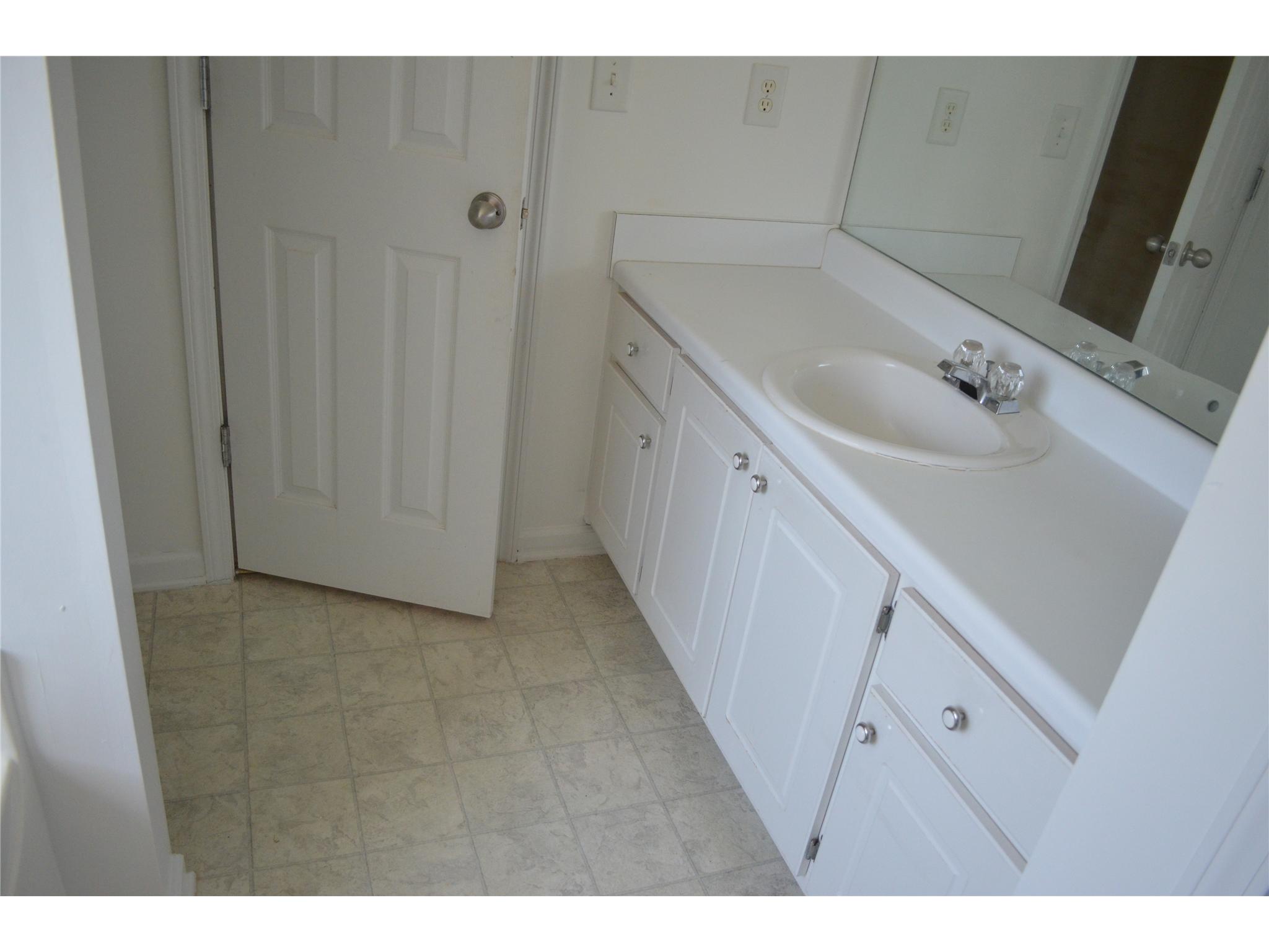 2240 Sugarleaf Trl, Hampton, GA 30228 photo 5