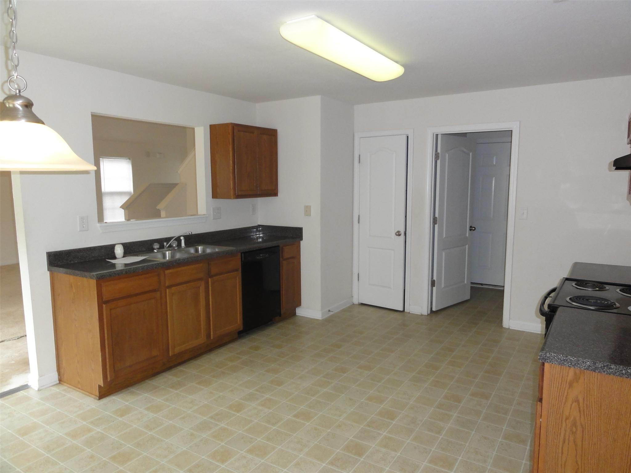 295 Lake Side Pt, Covington, GA 30016 photo 2