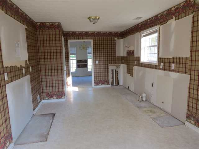 2127 Silva Ct, Stone Mountain, GA 30088 photo 6