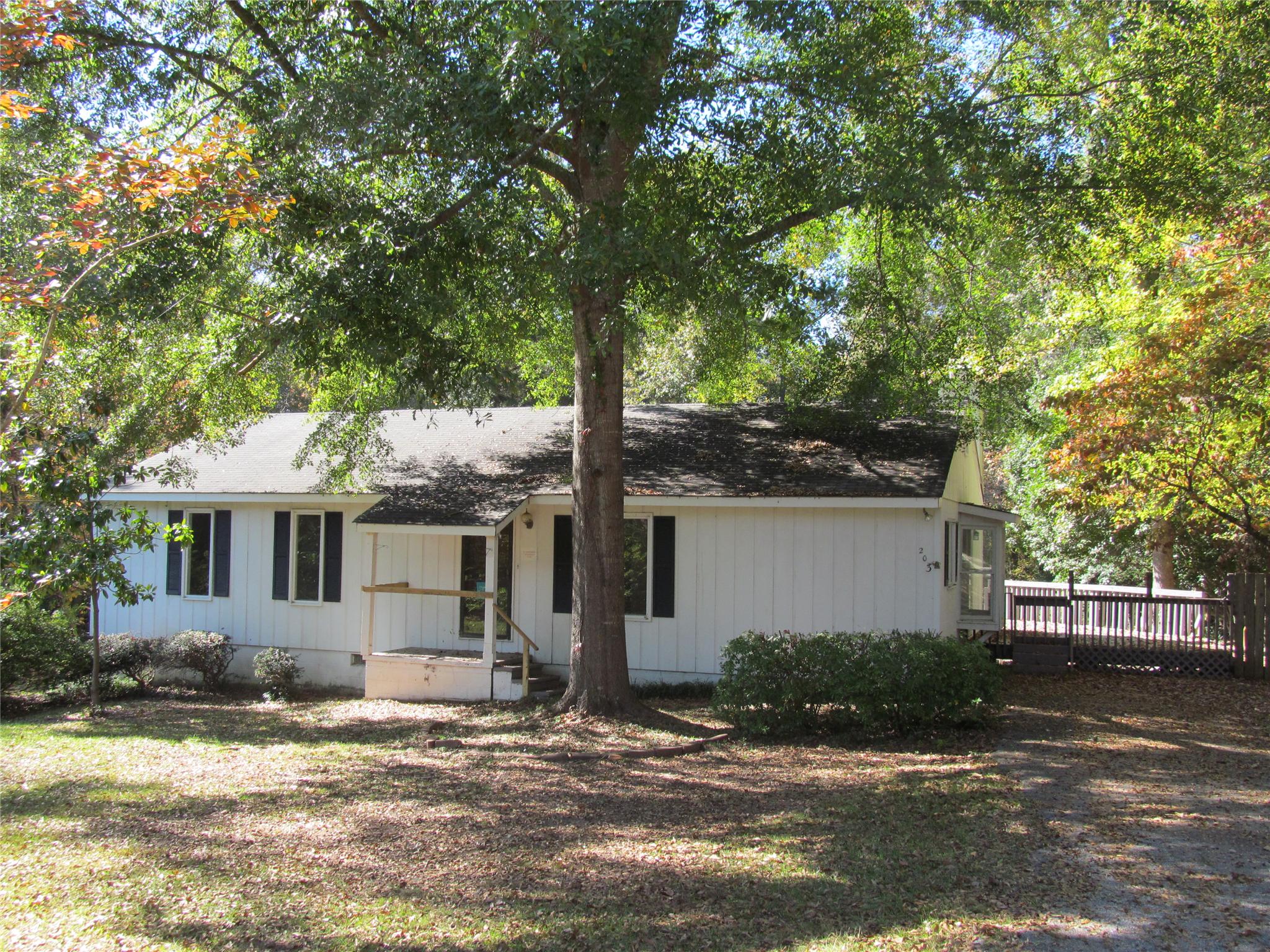 203 W Lakeview Dr, Lagrange, GA 30240 photo 1