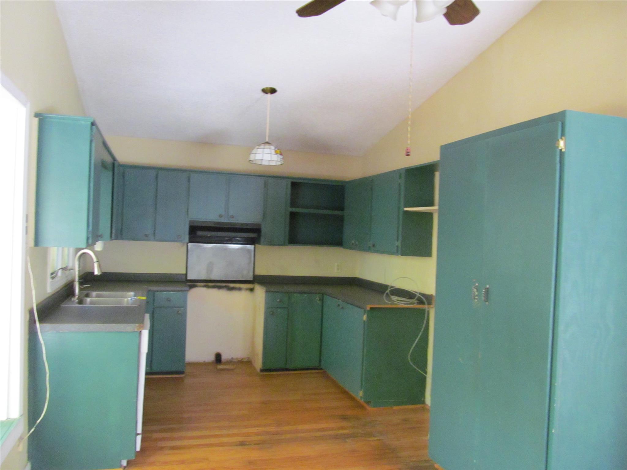 203 W Lakeview Dr, Lagrange, GA 30240 photo 4