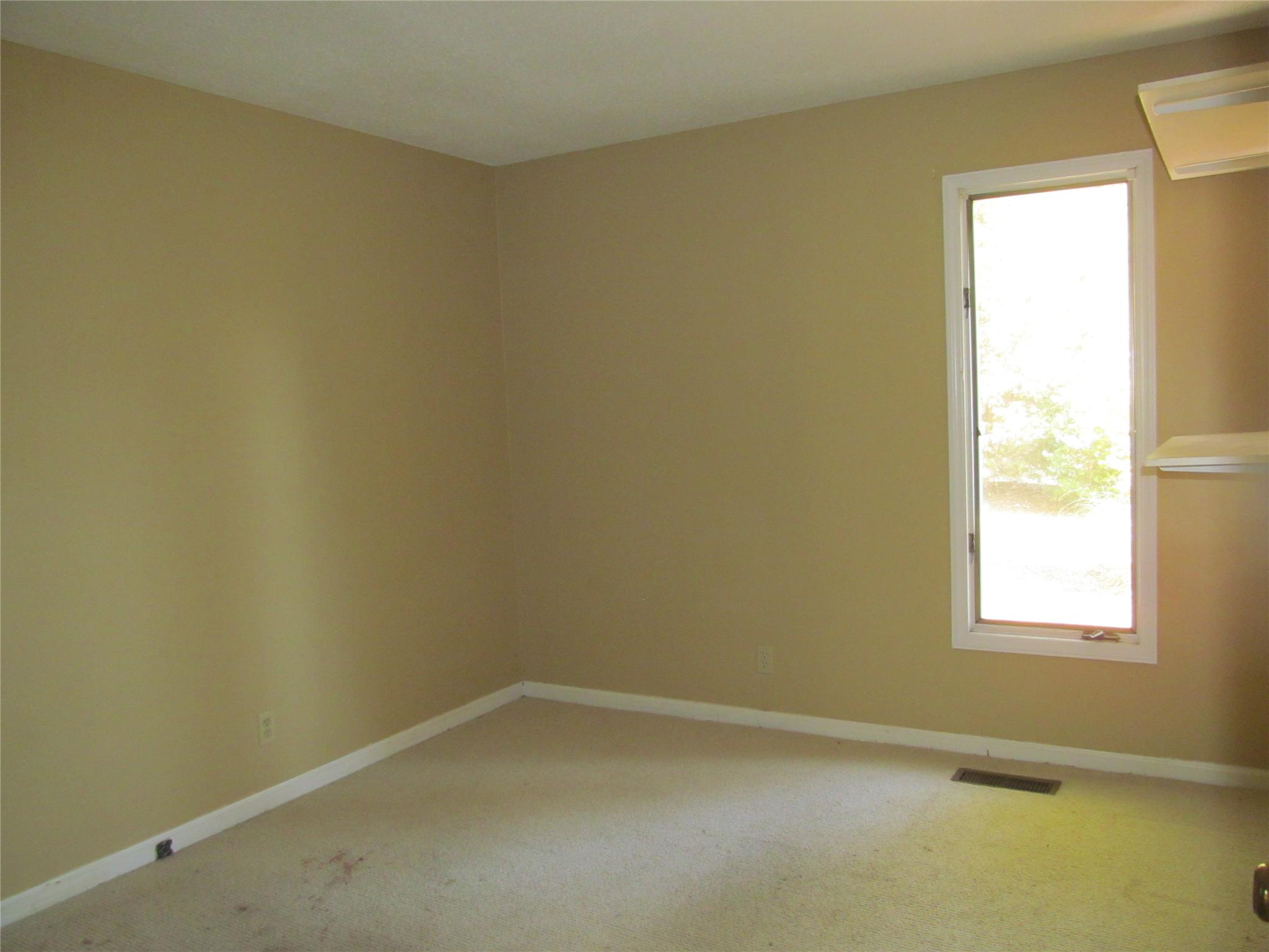203 W Lakeview Dr, Lagrange, GA 30240 photo 9