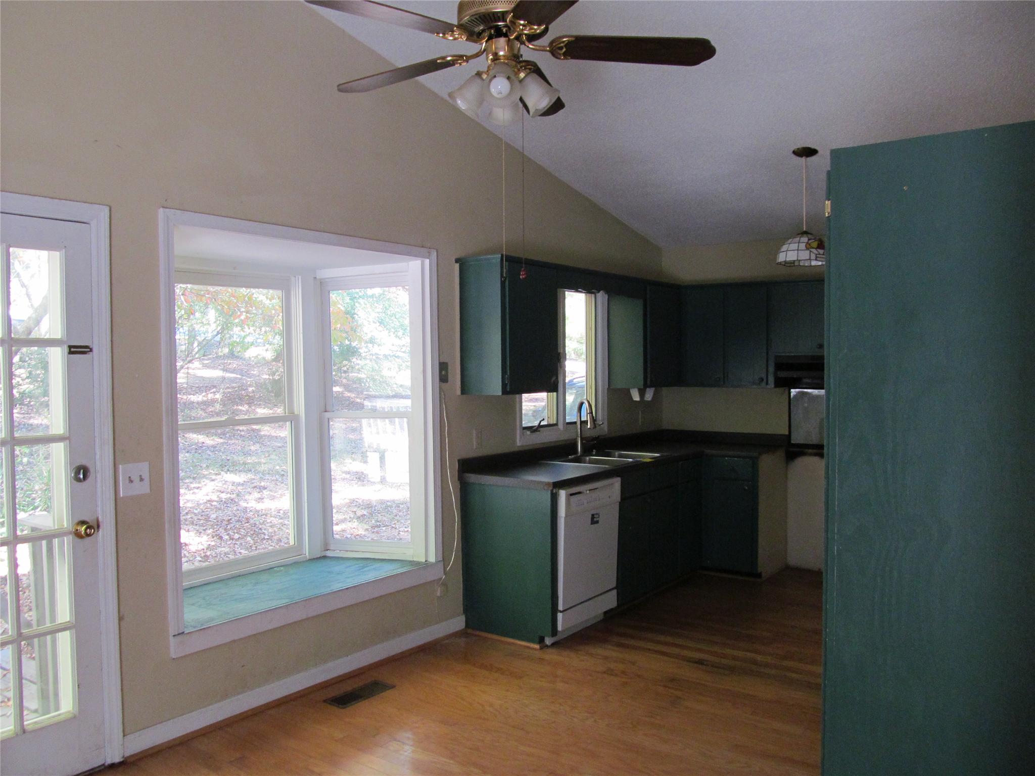 203 W Lakeview Dr, Lagrange, GA 30240 photo 5