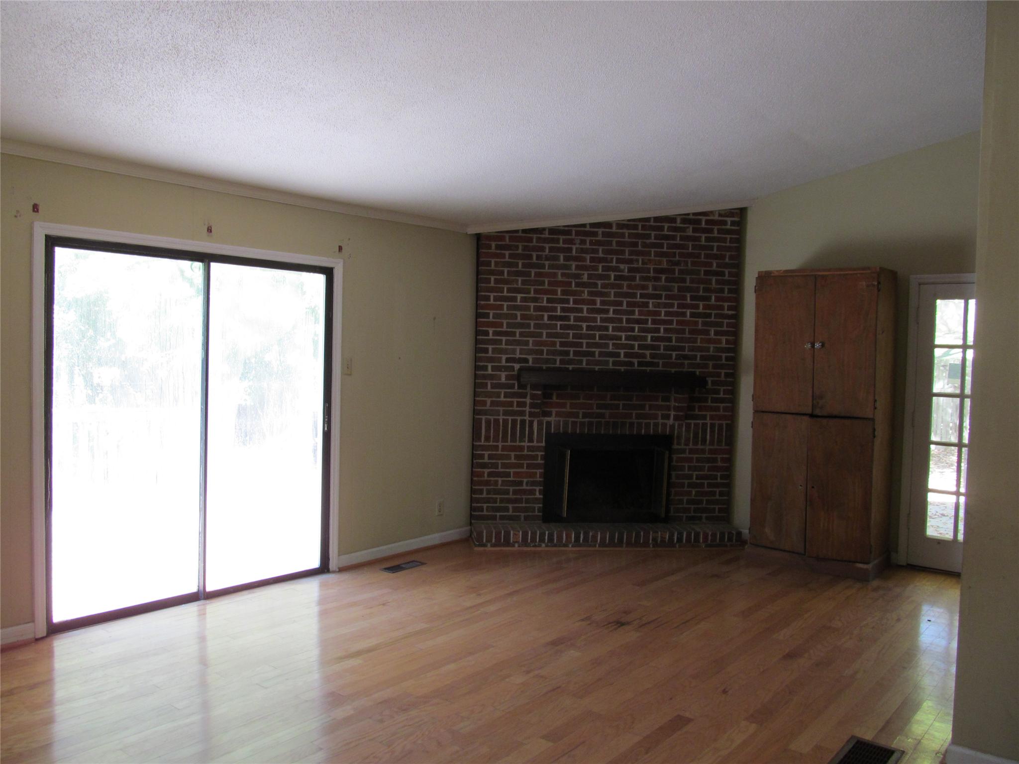 203 W Lakeview Dr, Lagrange, GA 30240 photo 3