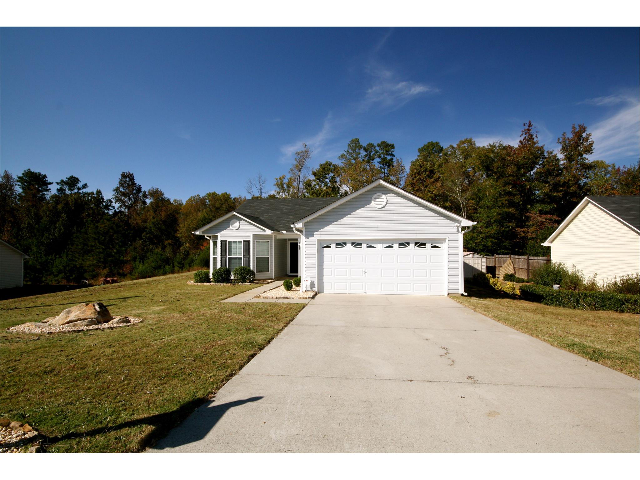 217 Vineyard Dr, Athens, GA 30607 photo 2