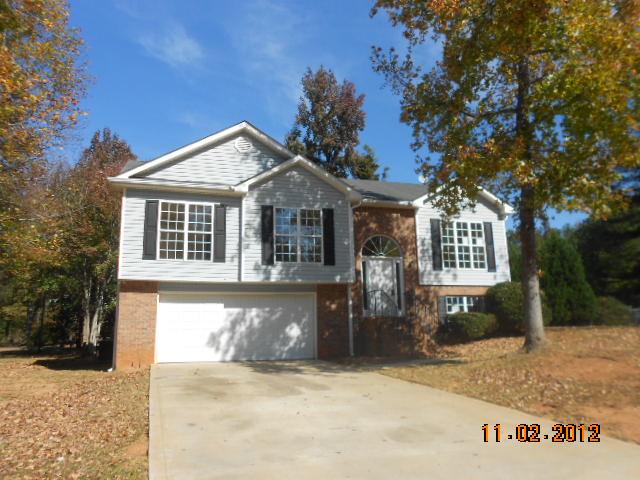 25 Whispering Pine Dr, Covington, GA 30016 photo 1