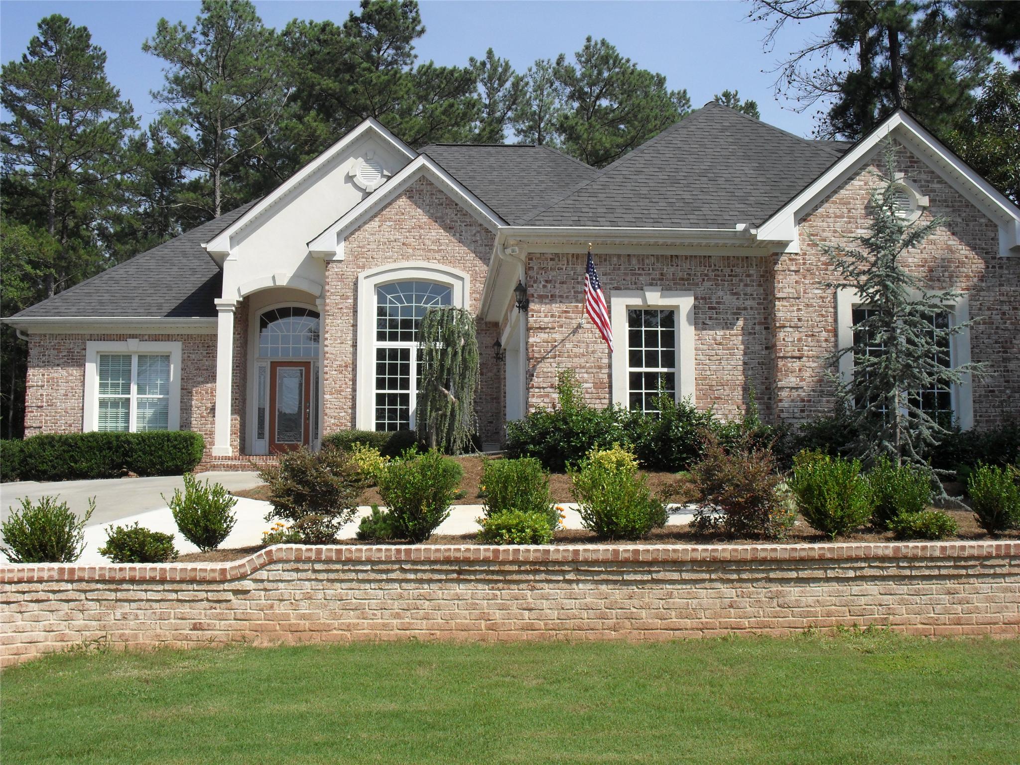 644 Iris Ln, Winder, GA 30680 photo 2