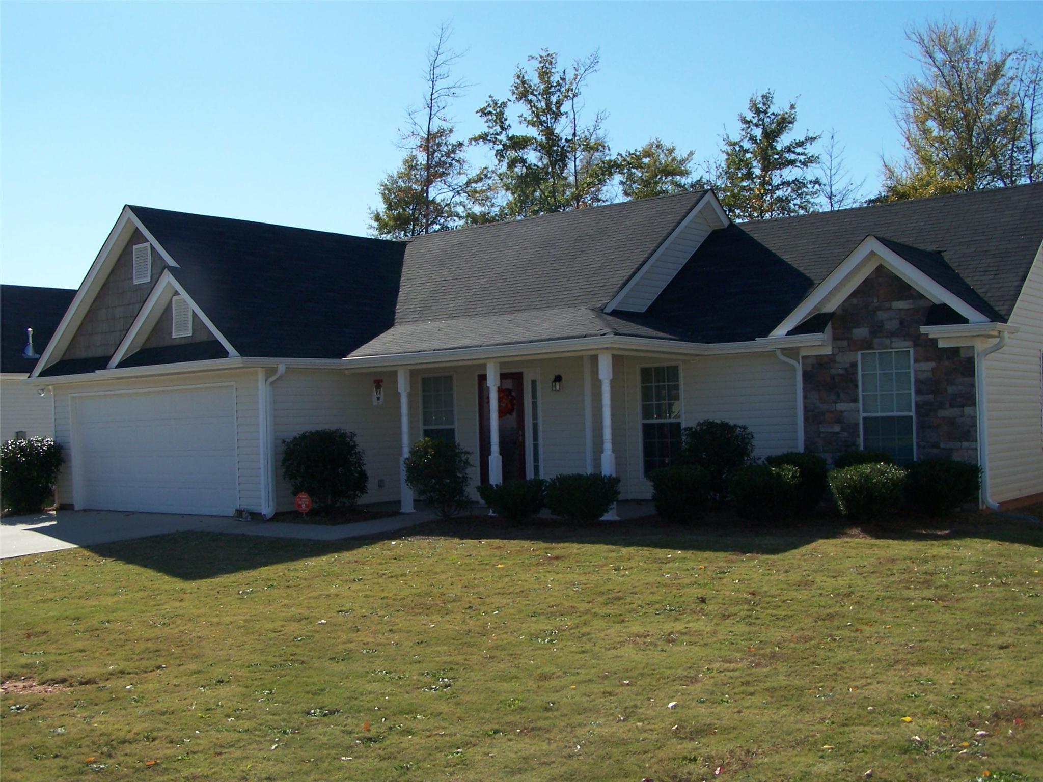 106 Preakness Dr, Lagrange, GA 30240 photo 2
