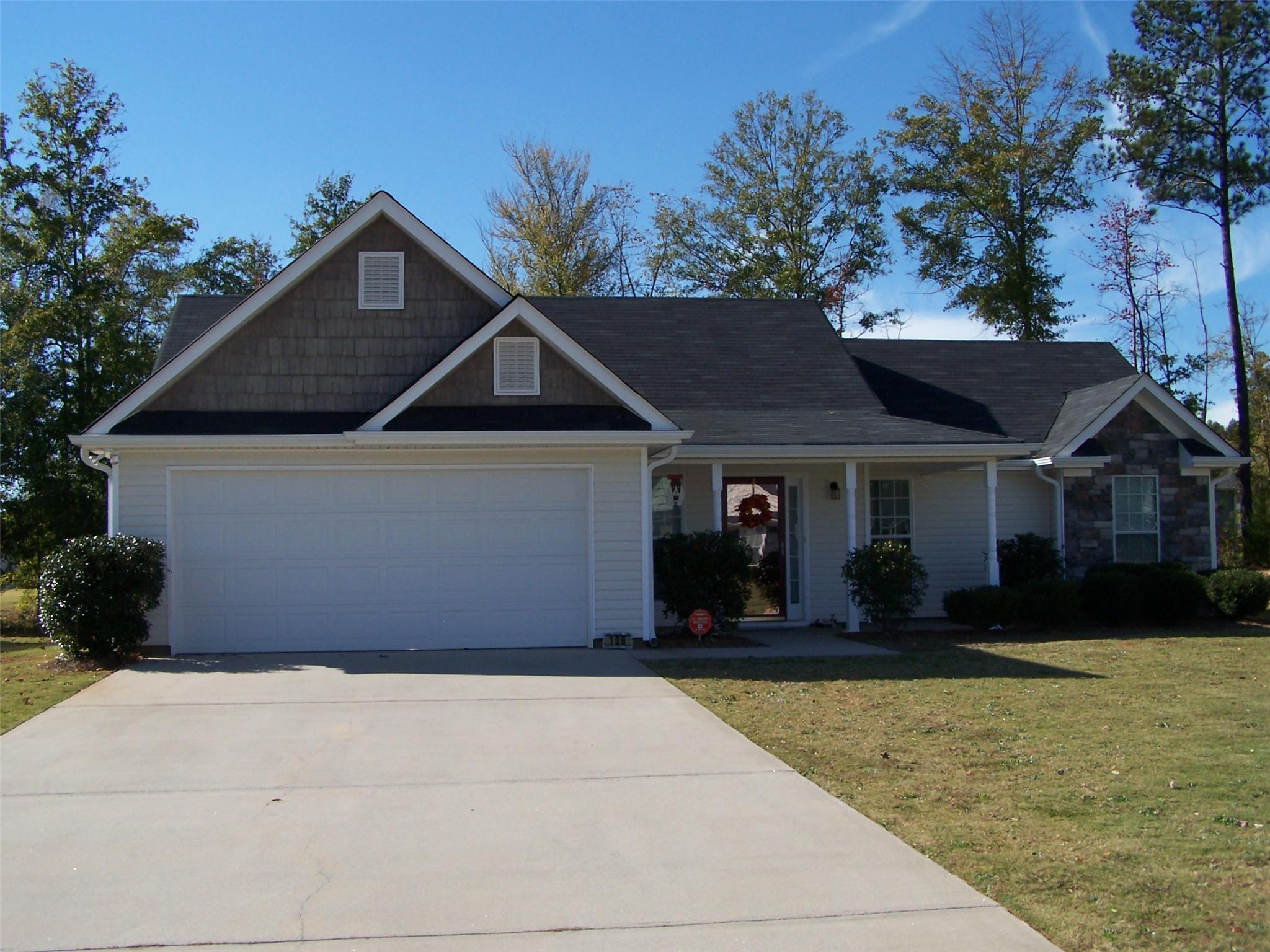 106 Preakness Dr, Lagrange, GA 30240 photo 1