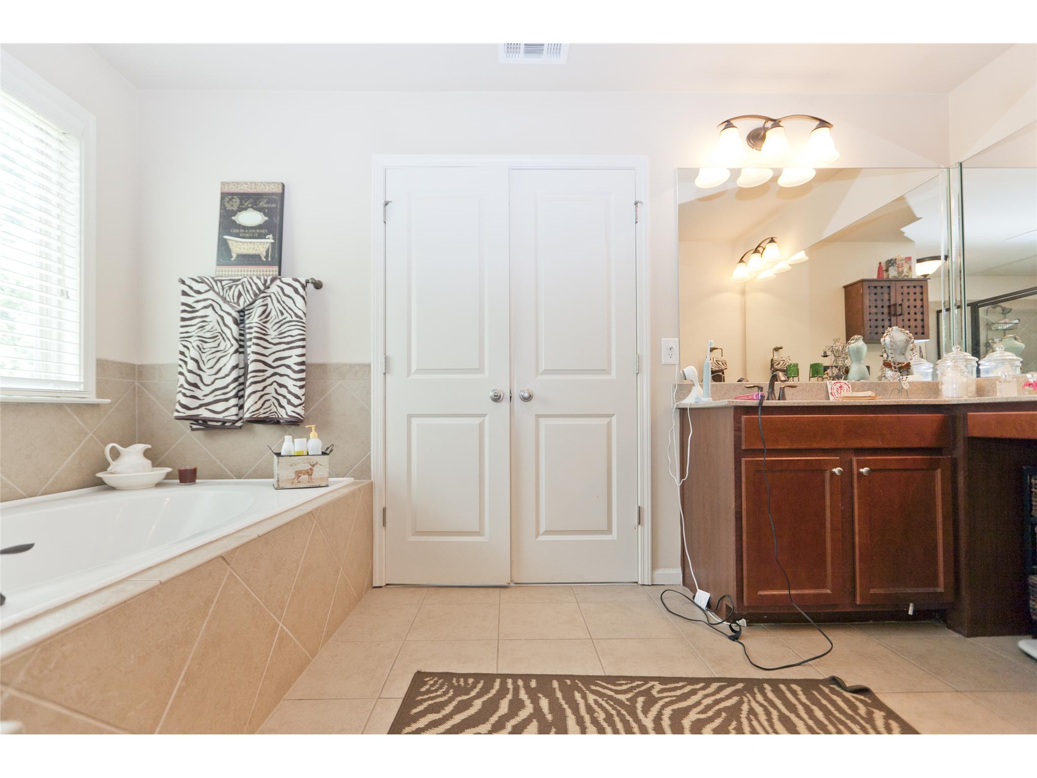 1560 Apollo Dr, Suwanee, GA 30024 photo 14