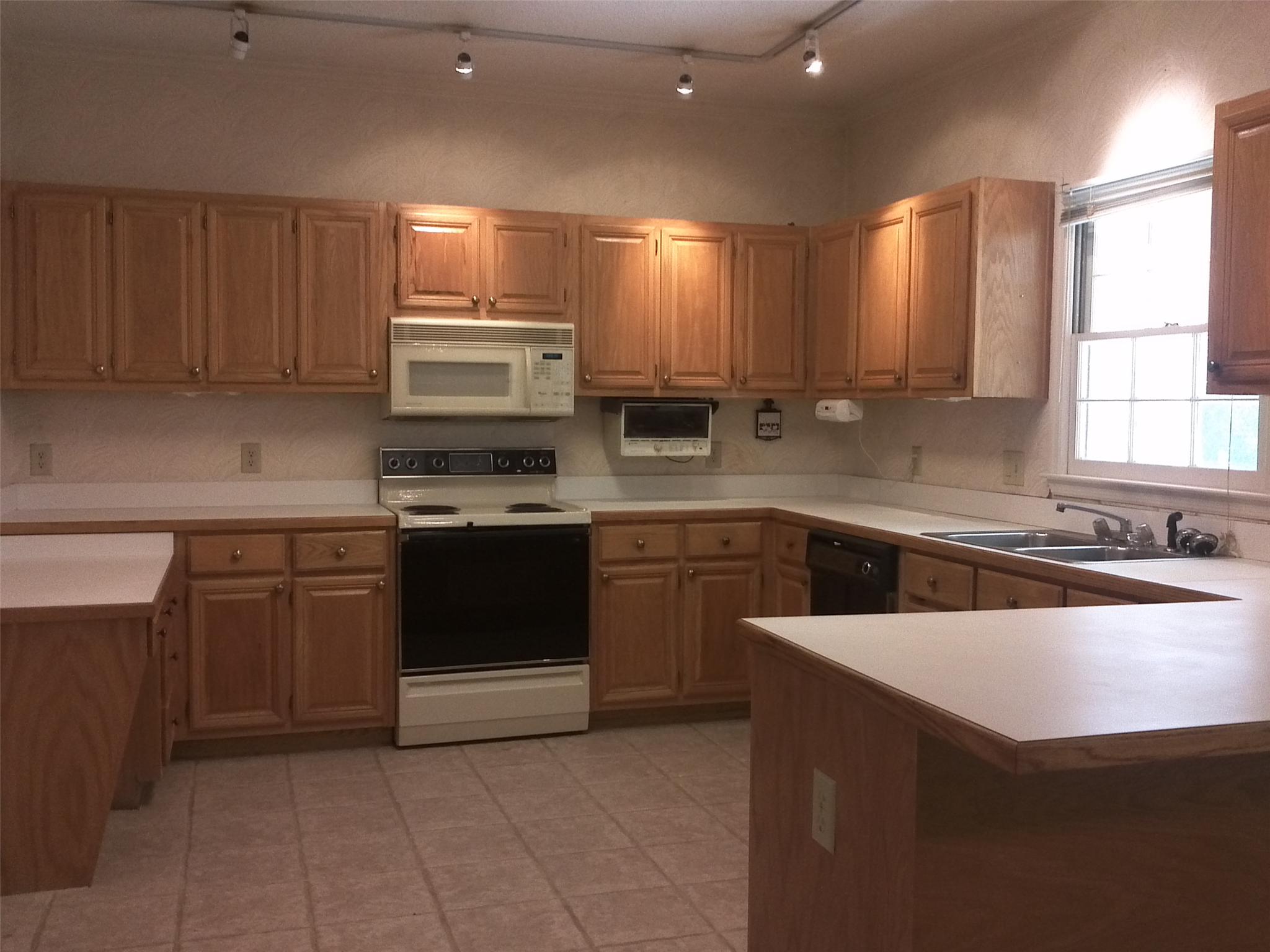 10580 Stone Point Pl, Duluth, GA 30097 photo 4