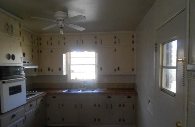 3552 Lakeview Dr, Rex, GA 30273 photo 7