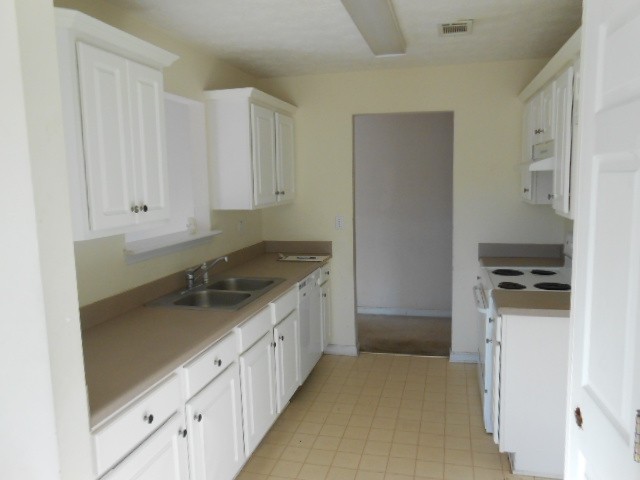 85 Heather Woods Ct, Covington, GA 30016 photo 8