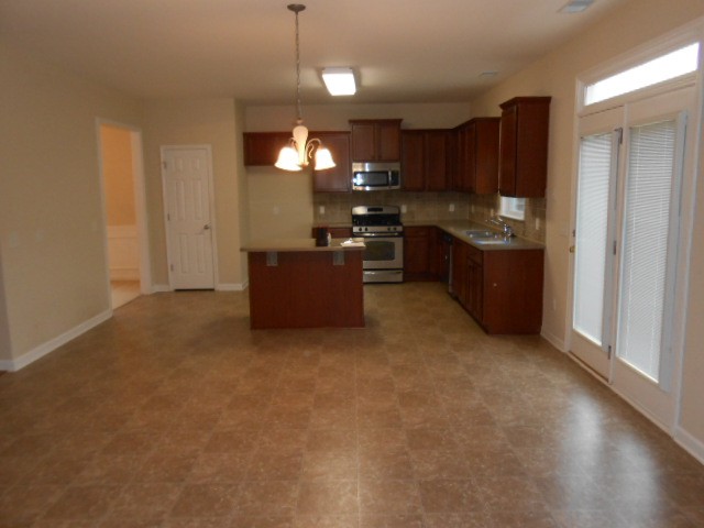 35 Stoney Point Ter, Covington, GA 30014 photo 8