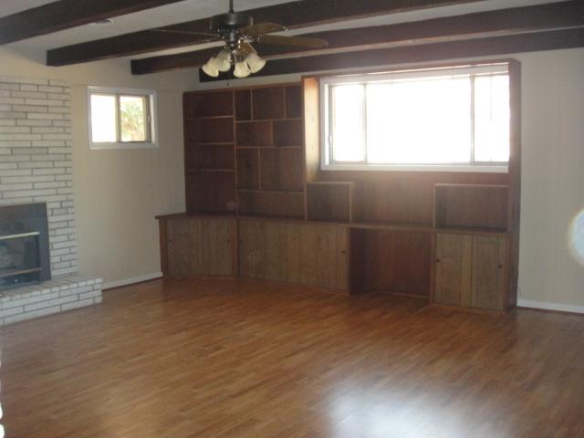 26 Thomas St, Toccoa, GA 30577 photo 2