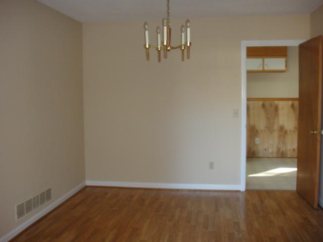 26 Thomas St, Toccoa, GA 30577 photo 5