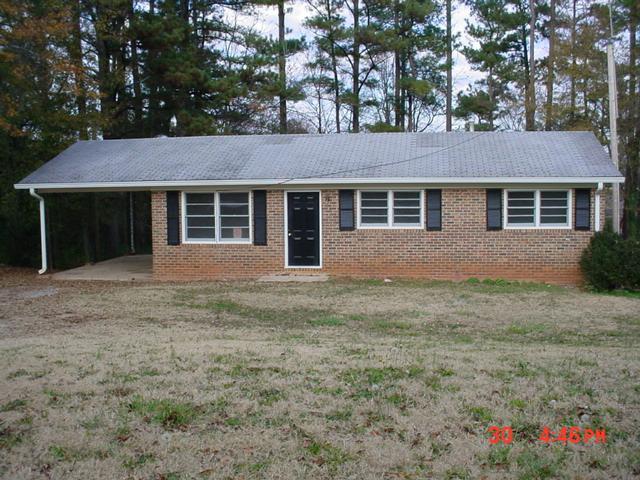 210 Bennett St, Commerce, GA 30529 photo 1