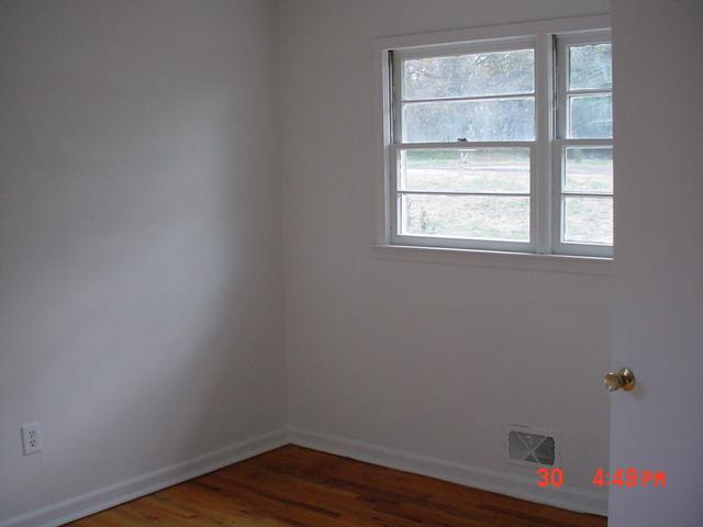 210 Bennett St, Commerce, GA 30529 photo 9