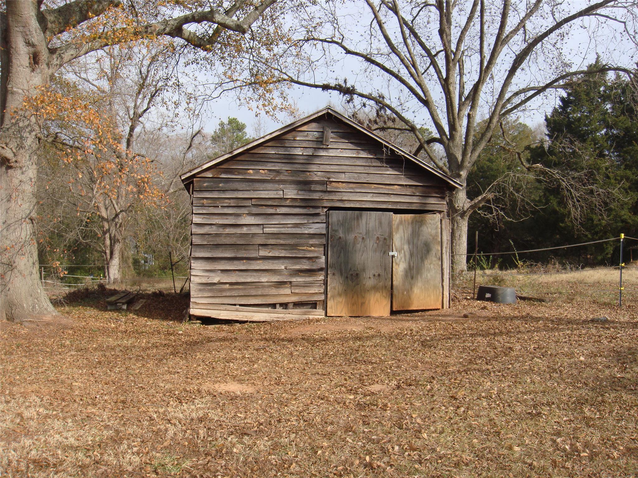 660 Hubbard Rd, Carnesville, GA 30521 photo 4