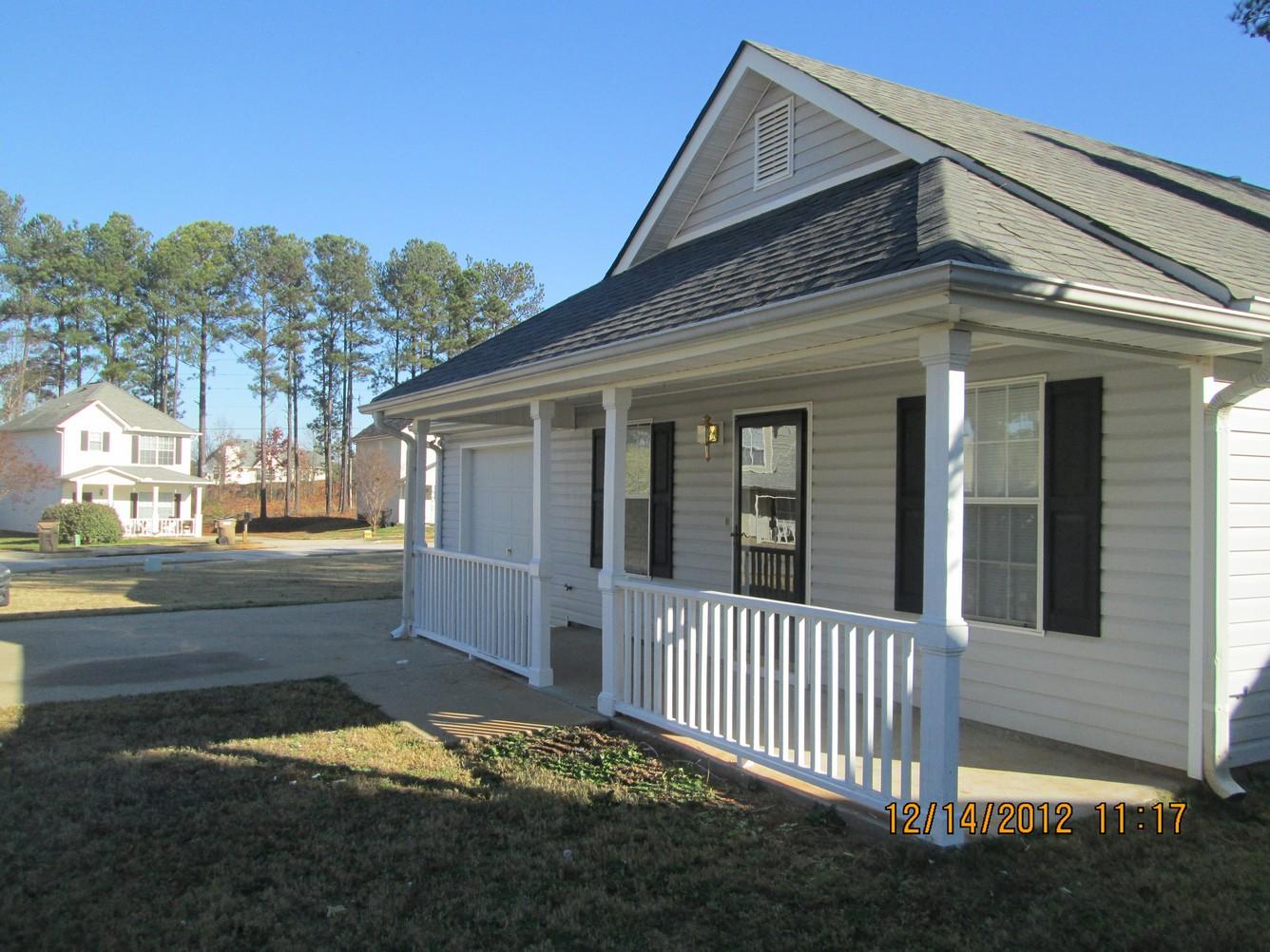 1381 N Hampton, Hampton, GA 30228 photo 2