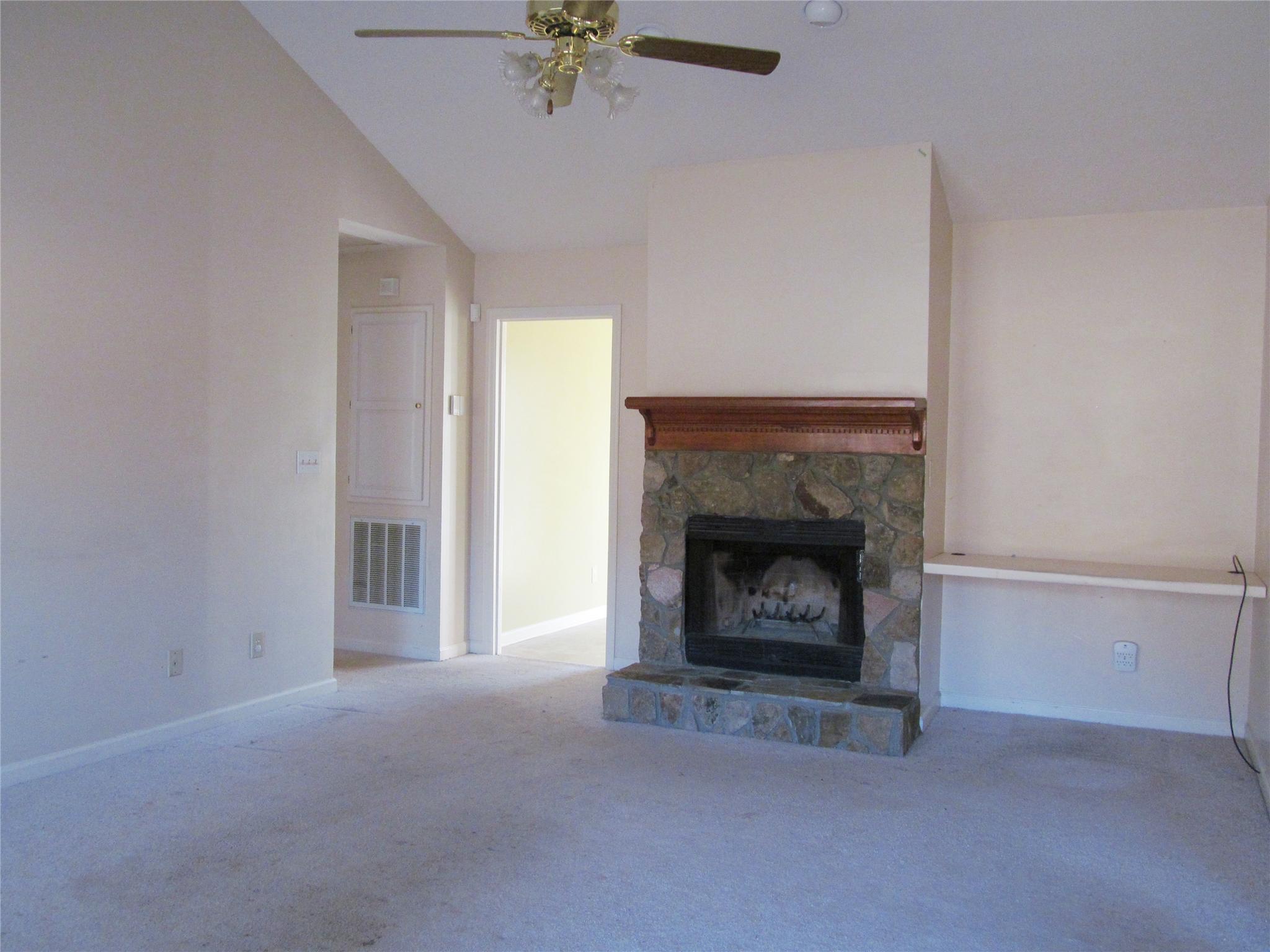 124 Twelve Oaks, Lagrange, GA 30241 photo 2