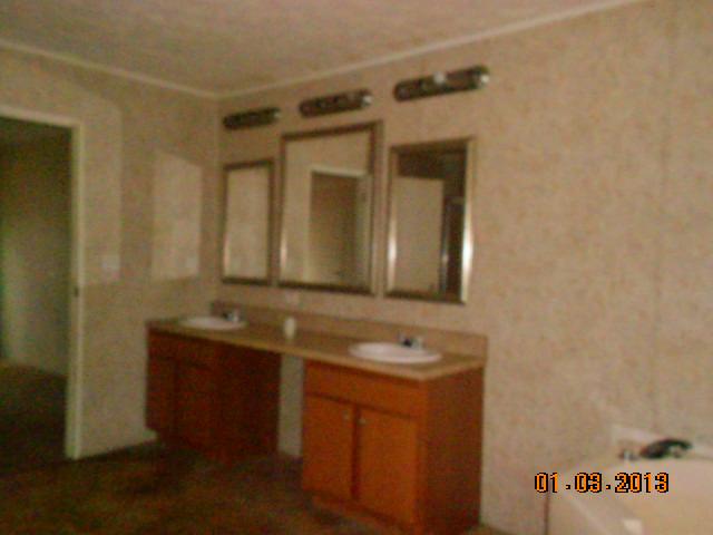 1015 Second St, Tignall, GA 30668 photo 10