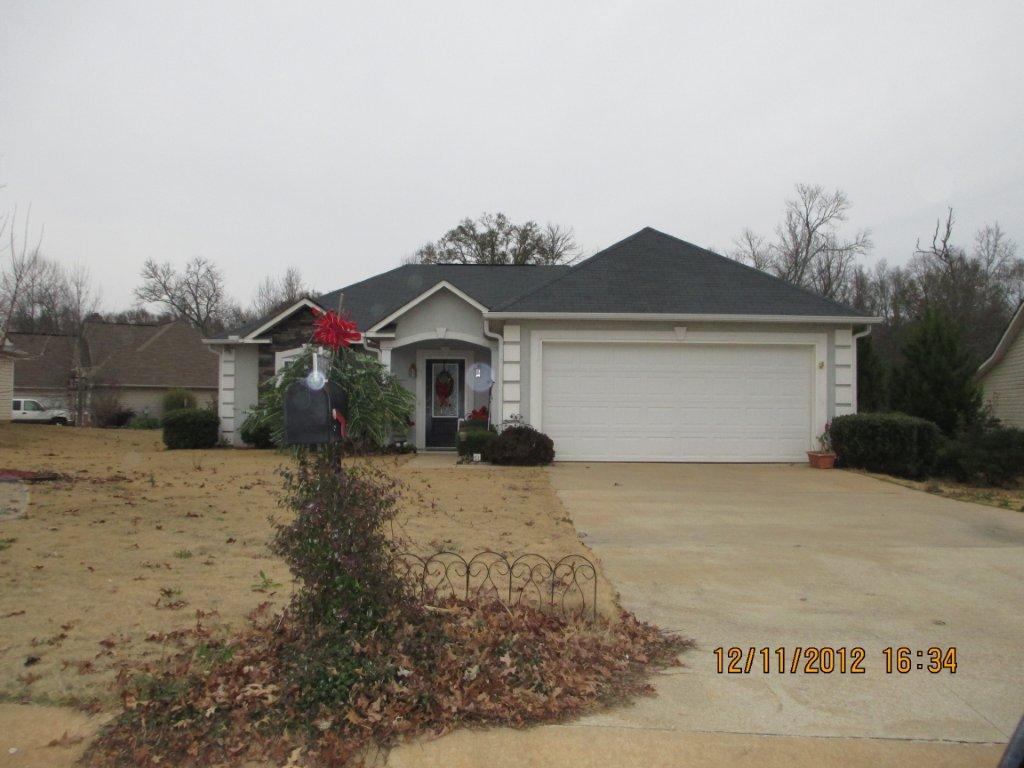 309 Creekside Dr, Lagrange, GA 30240 photo 1