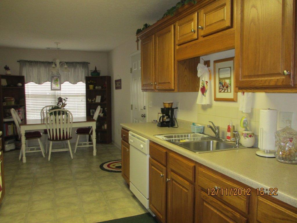 309 Creekside Dr, Lagrange, GA 30240 photo 3