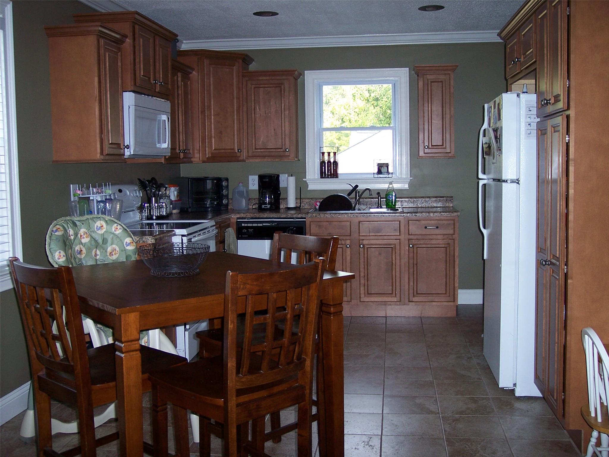 201 Beechwood Cir, Lagrange, GA 30240 photo 4