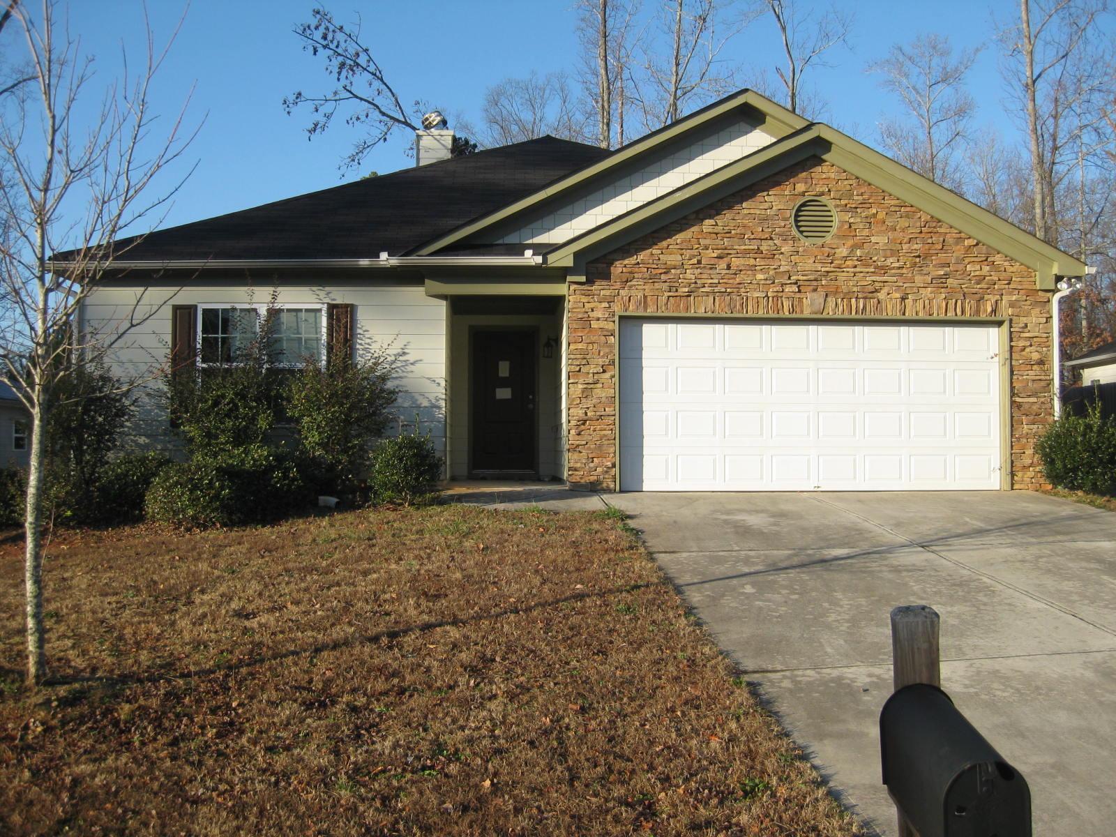 370 Lakeside Pt, Covington, GA 30016 photo 1