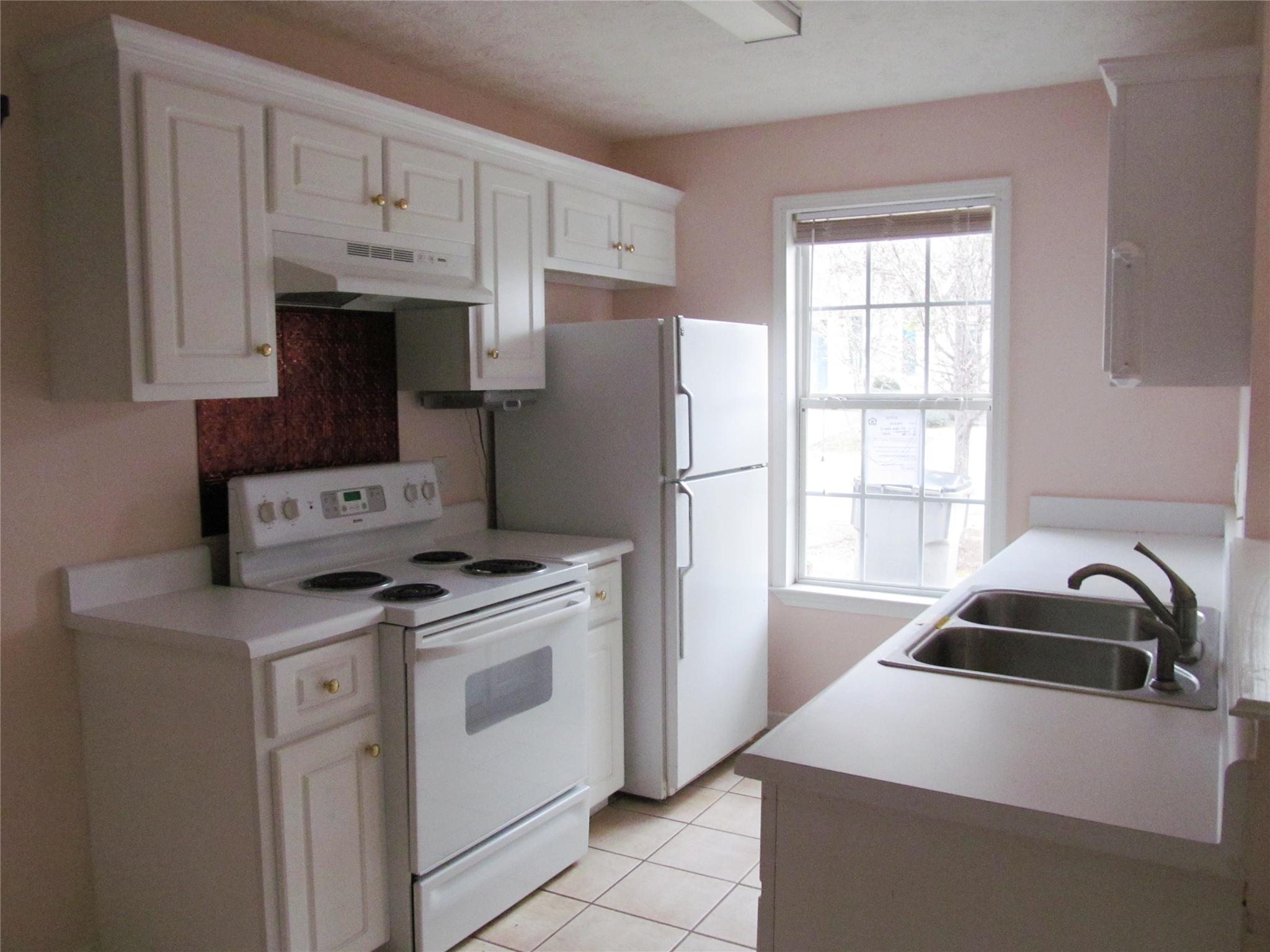 103 Clara Jean Ct, Lagrange, GA 30241 photo 3