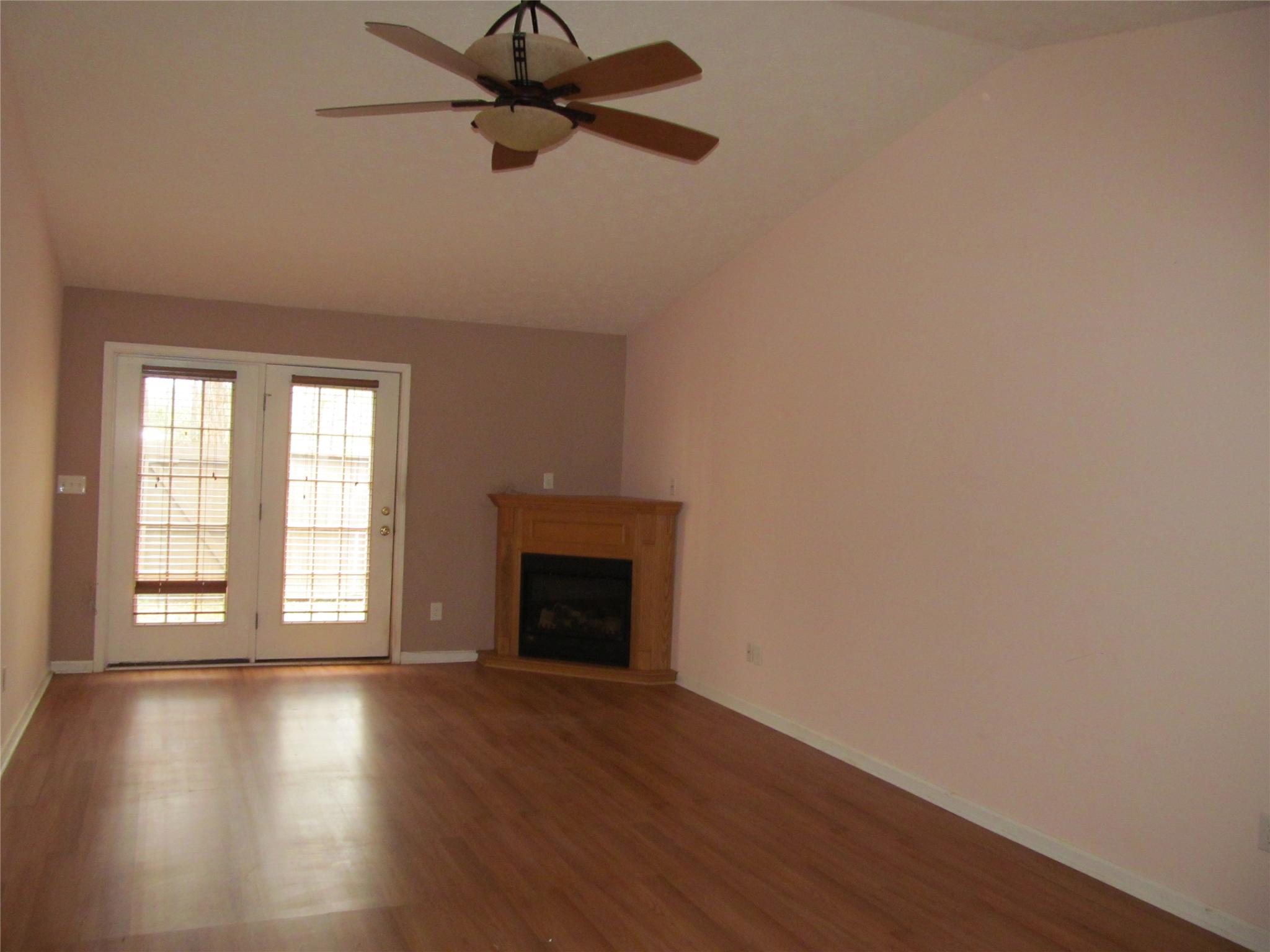 103 Clara Jean Ct, Lagrange, GA 30241 photo 2