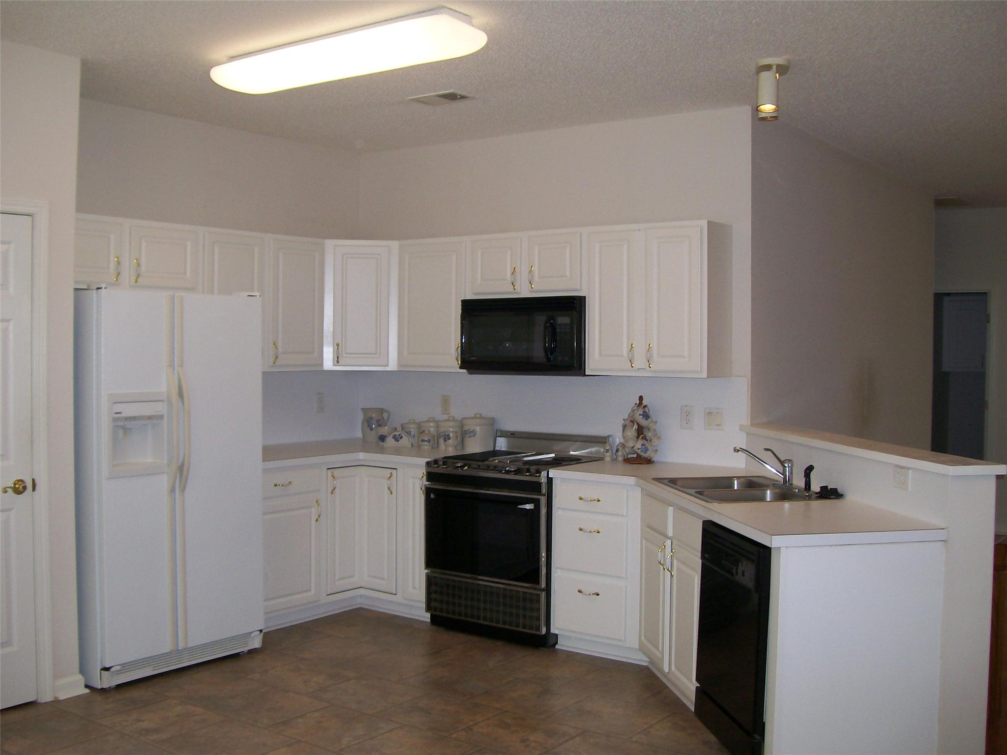 421 Falling Leaf Ct, Mcdonough, GA 30253 photo 2