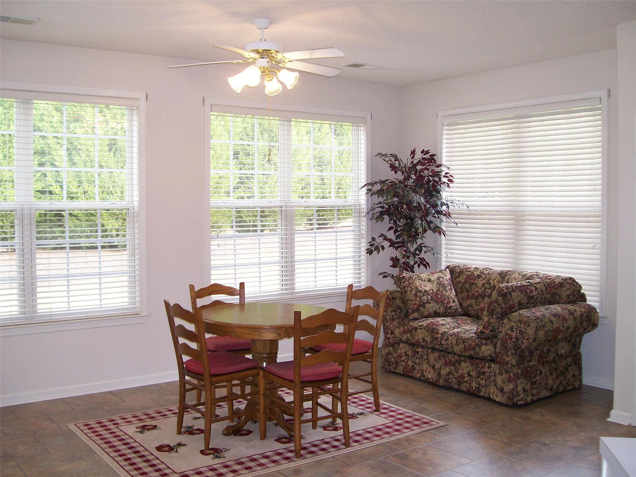 421 Falling Leaf Ct, Mcdonough, GA 30253 photo 3
